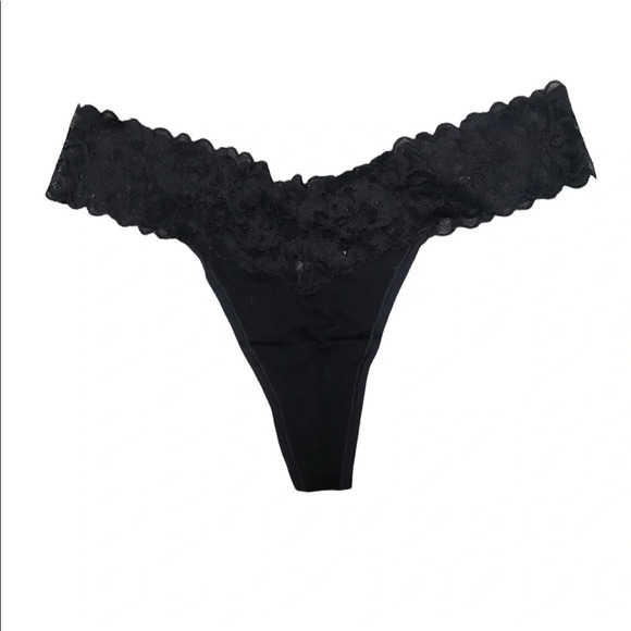 NWT VICTORIAS SECRET BLACK LACE THONG - Picture 1 of 4